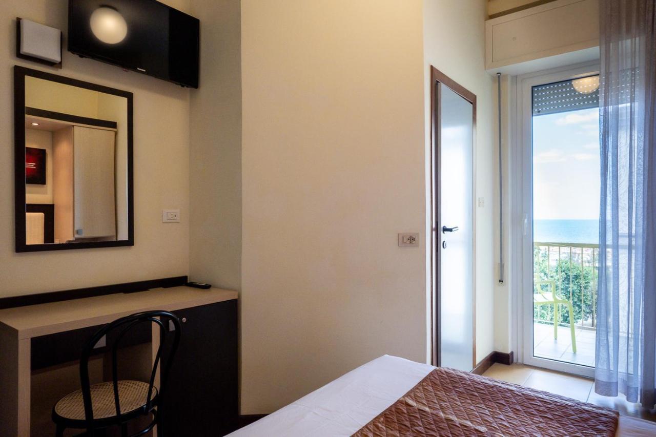 Hotel City Ρίμινι Εξωτερικό φωτογραφία