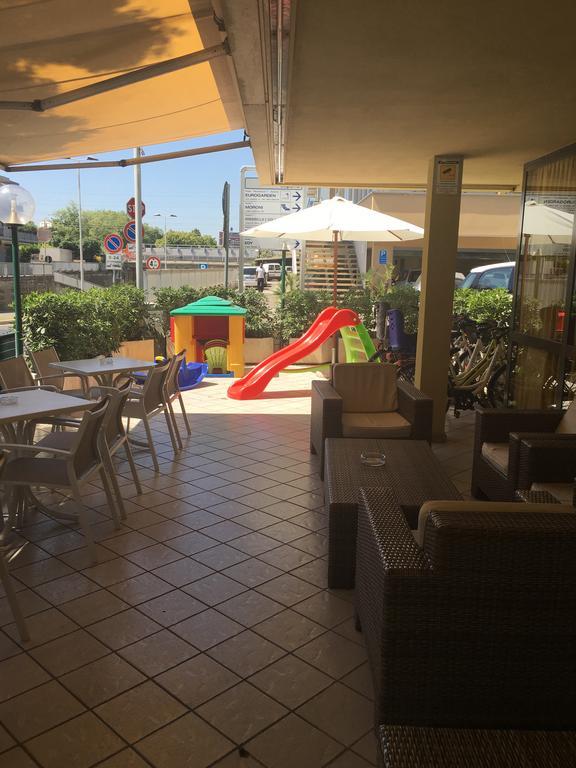 Hotel City Ρίμινι Εξωτερικό φωτογραφία